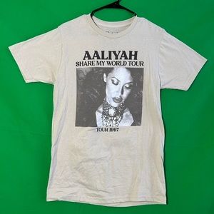 Aaliyah 1997 World Tour Graphic T-Shirt Size M